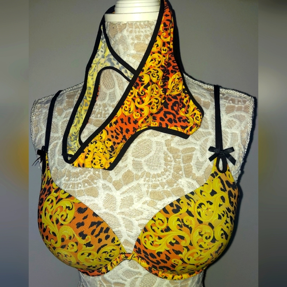 2 different Versace bra,1 Versace bottom string ♥️